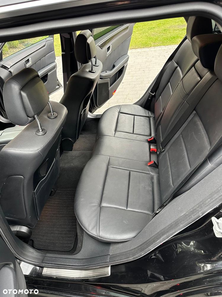 Mercedes-Benz Klasa E 350 CDI DPF 4Matic BlueEFFICIENCY 7G-TRONIC Avantgarde - 27