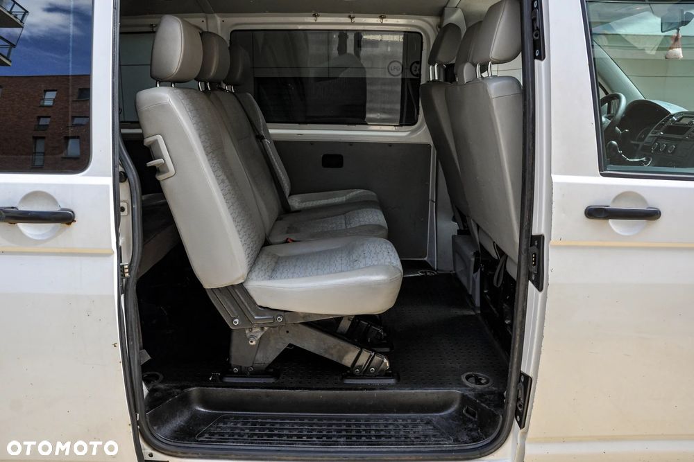 Volkswagen Transporter - 11