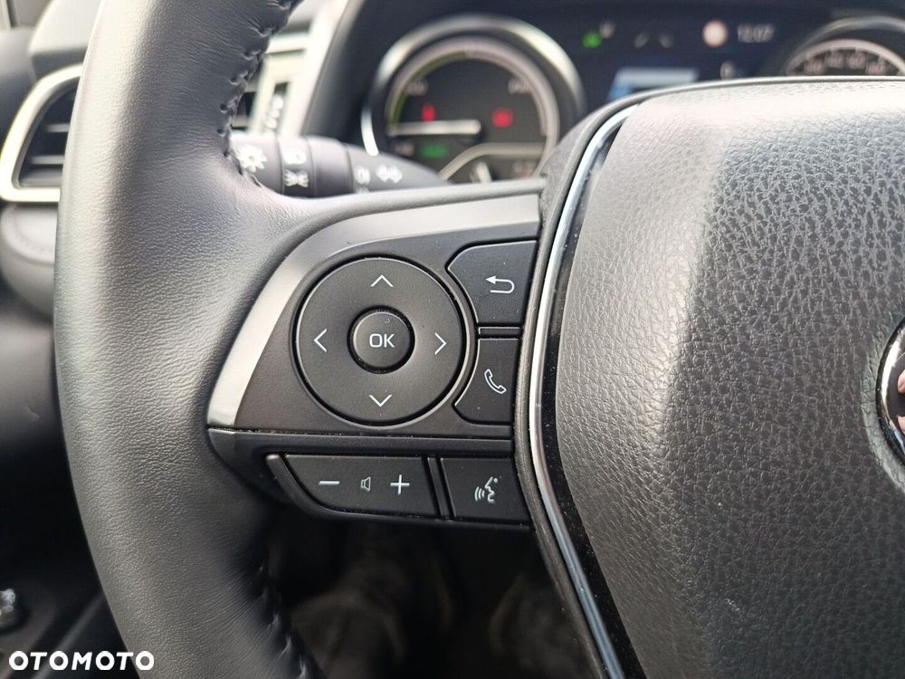 Toyota Camry 2.5 Hybrid Comfort CVT - 24