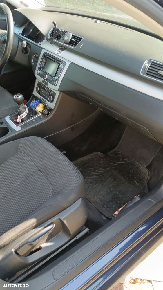 Volkswagen Passat 1.6 TDI BlueMotion Technology Comfortline - 5