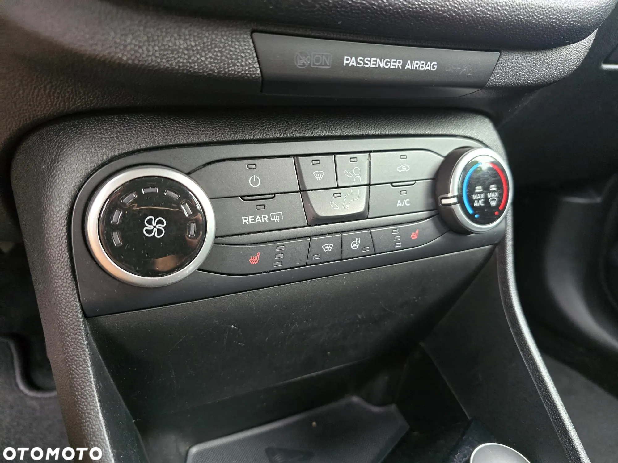 Ford Fiesta 1.0 EcoBoost S&S COOL&CONNECT - 34