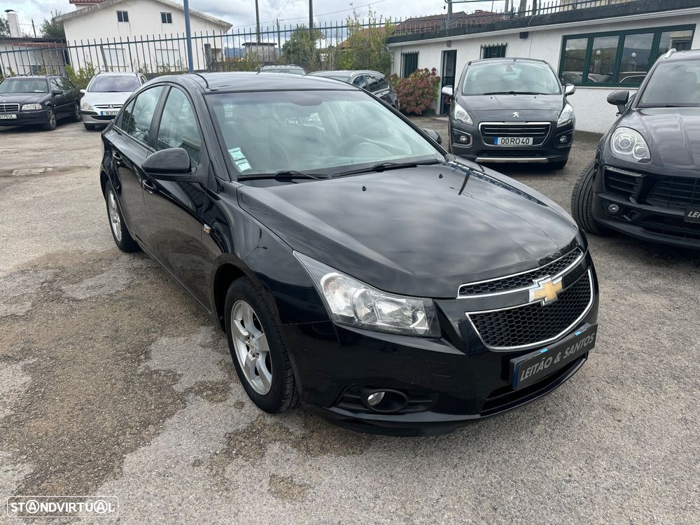 Chevrolet Cruze 1.6 LS - 23