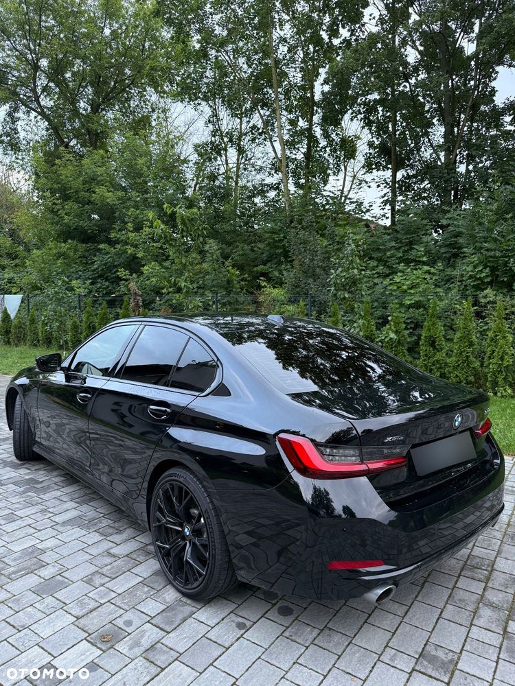 BMW Seria 3 330i xDrive - 4