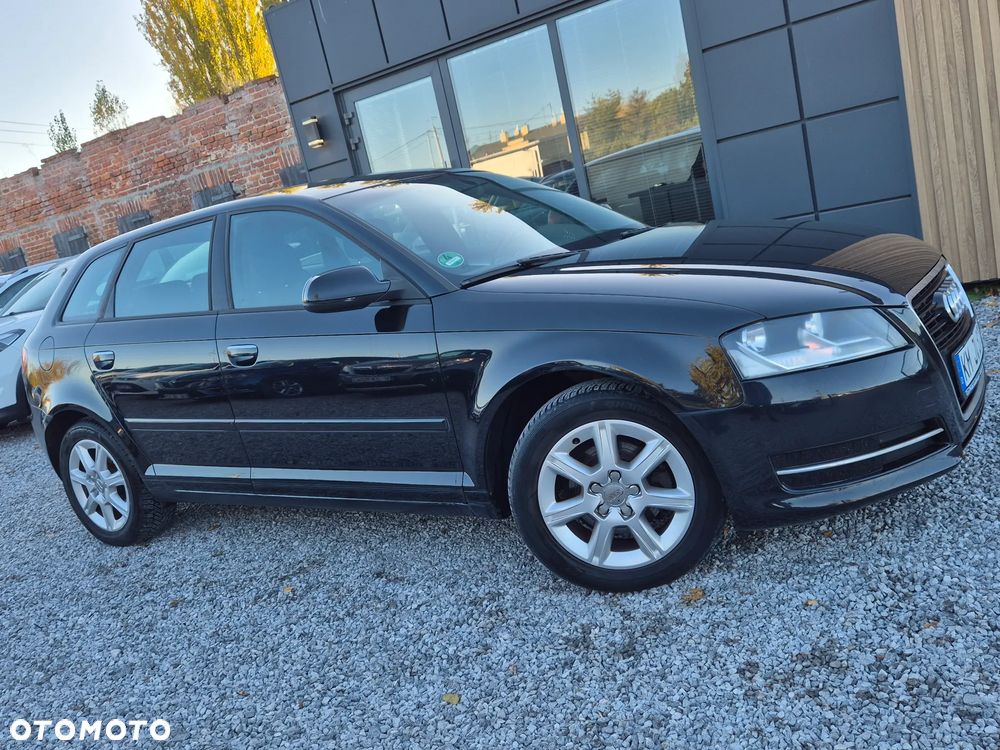 Audi A3 Sportback 1.6 TDI Ambiente - 17