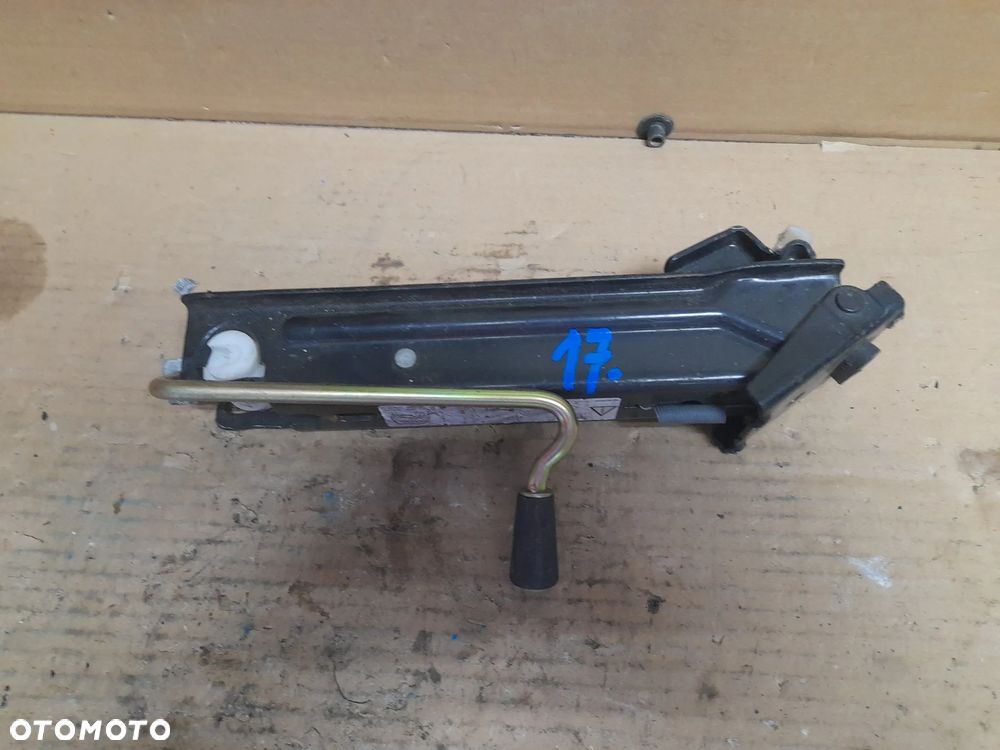 LEWAREK PODNOŚNIK SAMOCHODOWY - 1