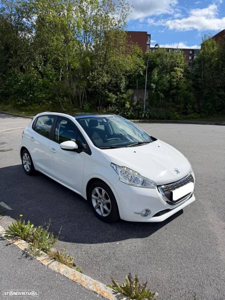Peugeot 208 - 4