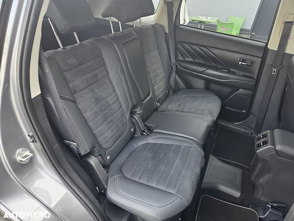 Mitsubishi Outlander - 21