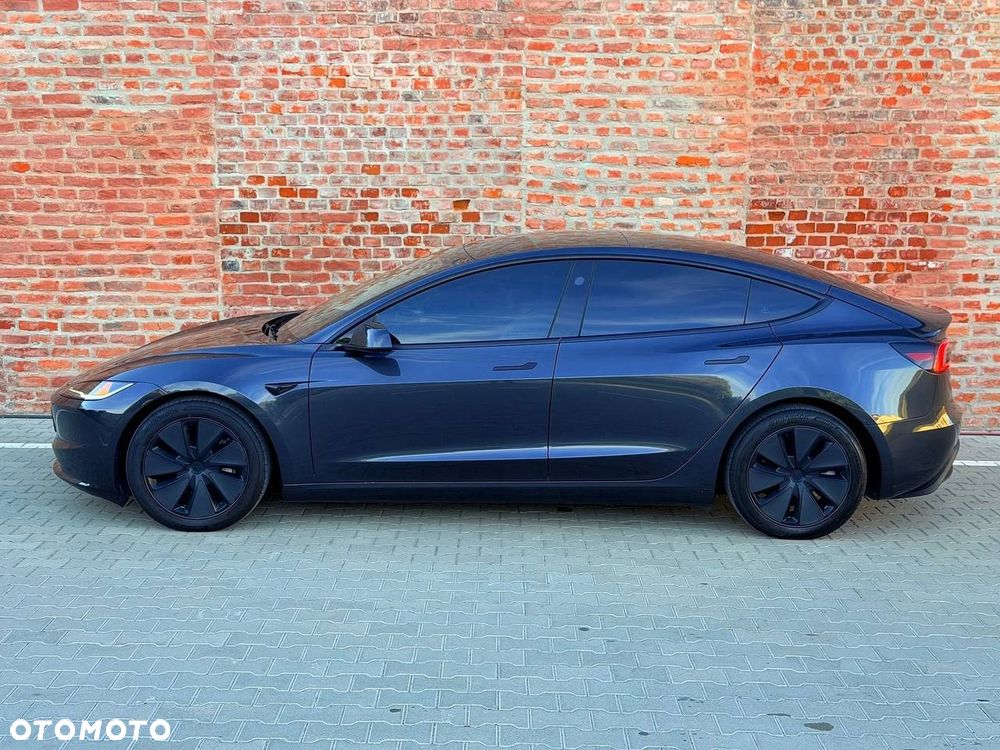 Tesla Model 3 - 5