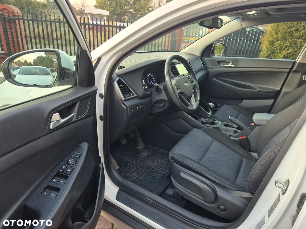 Hyundai Tucson 2.0 CRDI BlueDrive Style 2WD - 15