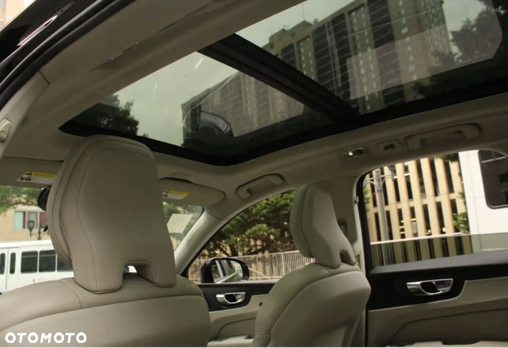 Volvo XC 60 T5 AWD Geartronic Momentum - 17