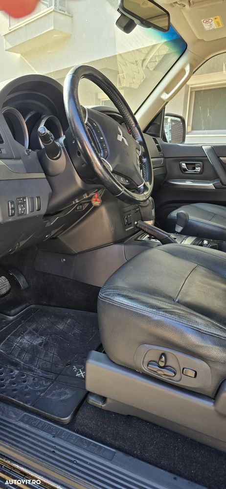 Mitsubishi Pajero LWB 3.2 DI-D Instyle A70 - 17