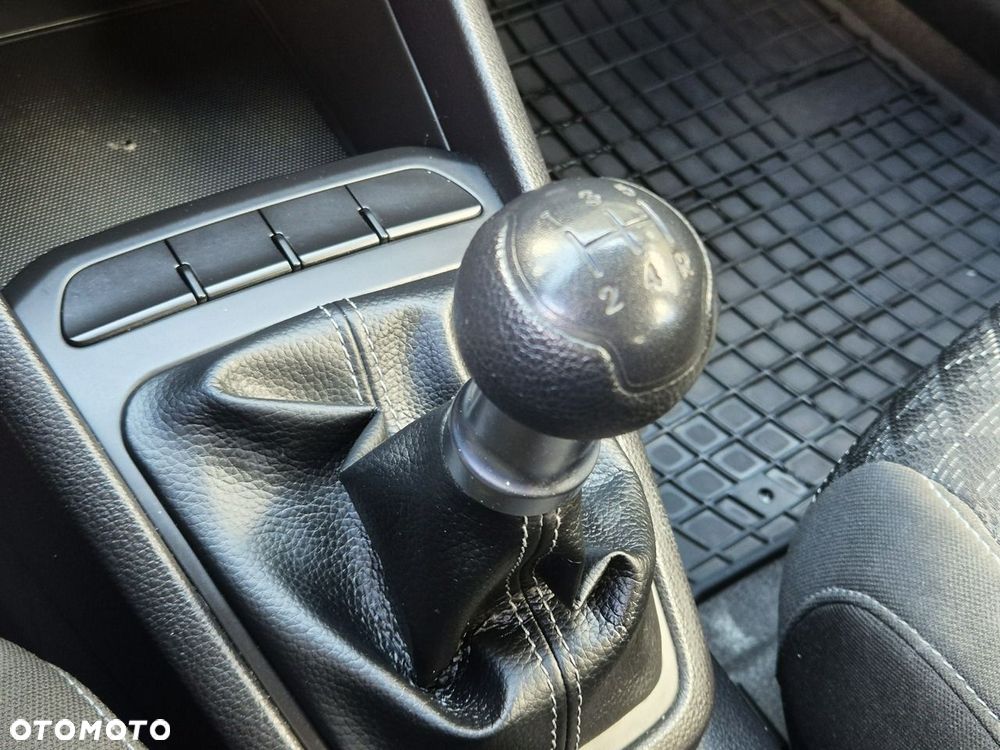 Kia Rio 1.2 M - 22