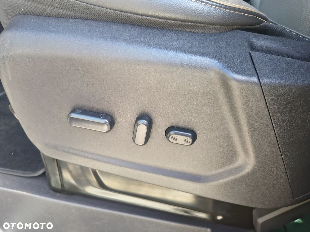 Ford Tourneo Custom - 29