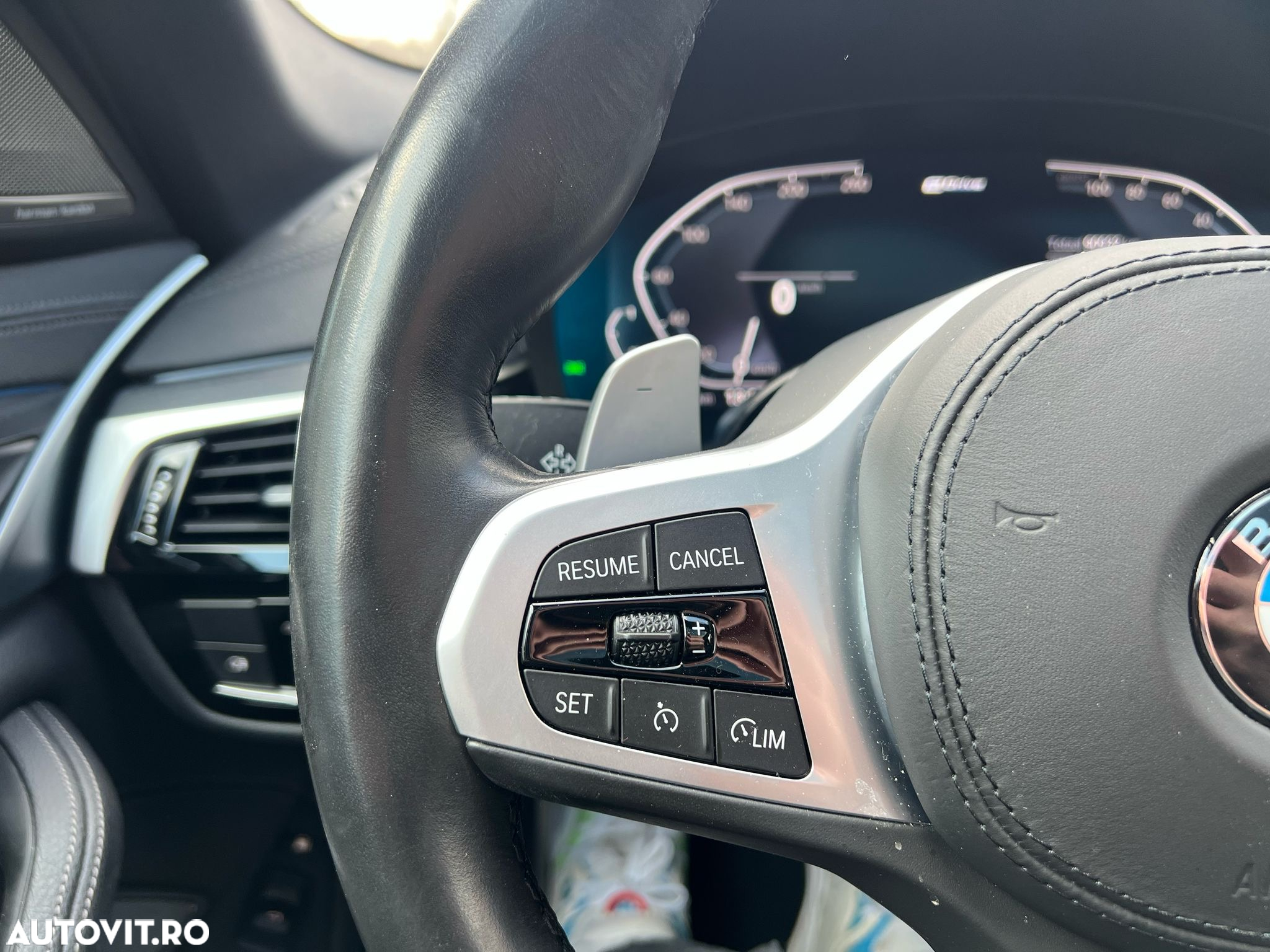 BMW Seria 5 530e Aut. - 11
