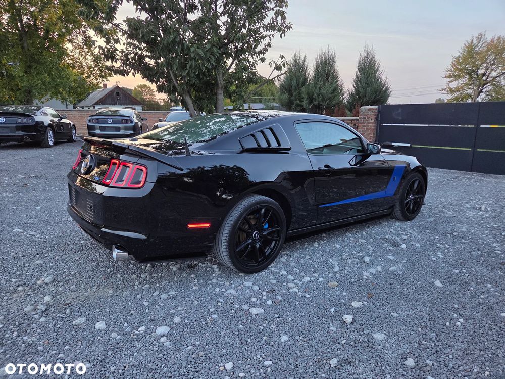 Ford Mustang - 6