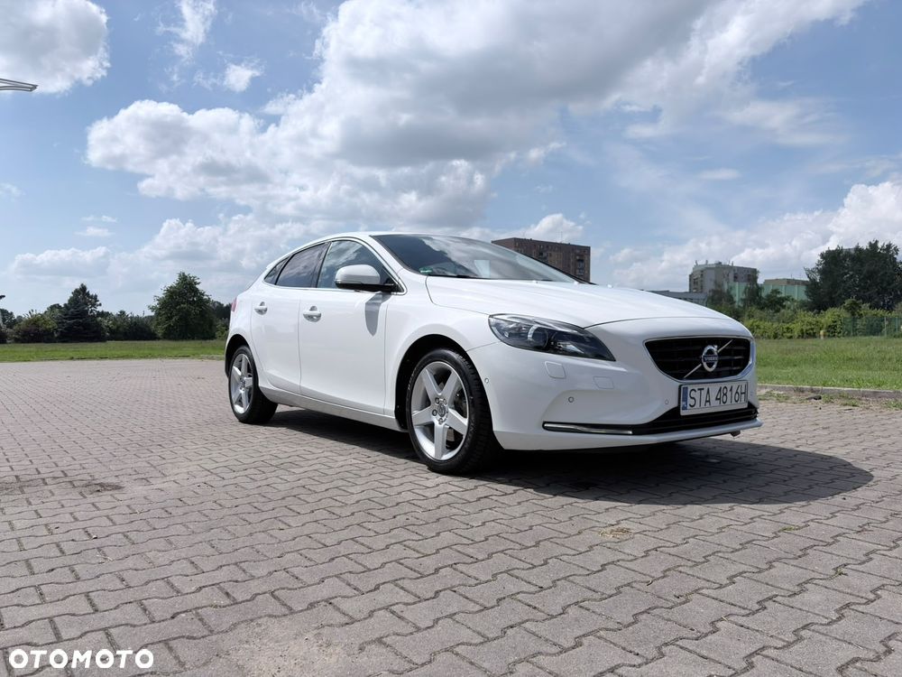 Volvo V40 T3 R-Design Momentum - 14