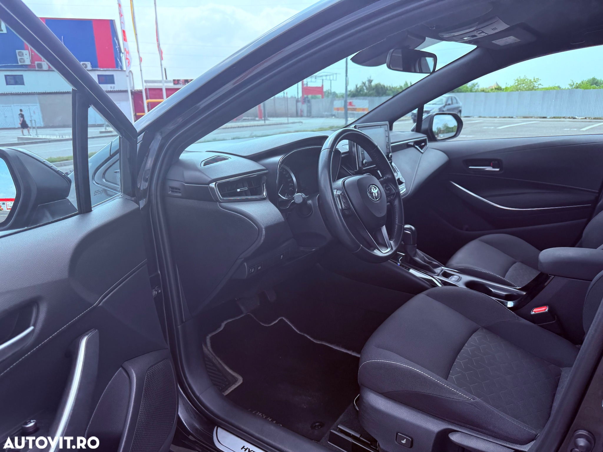 Toyota Corolla 1.8 Hybrid Business Edition - 22