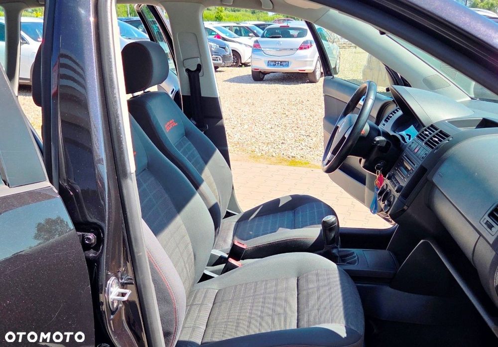 Volkswagen Polo - 12