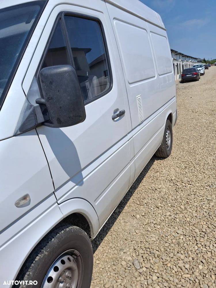 Mercedes-Benz Sprinter - 13