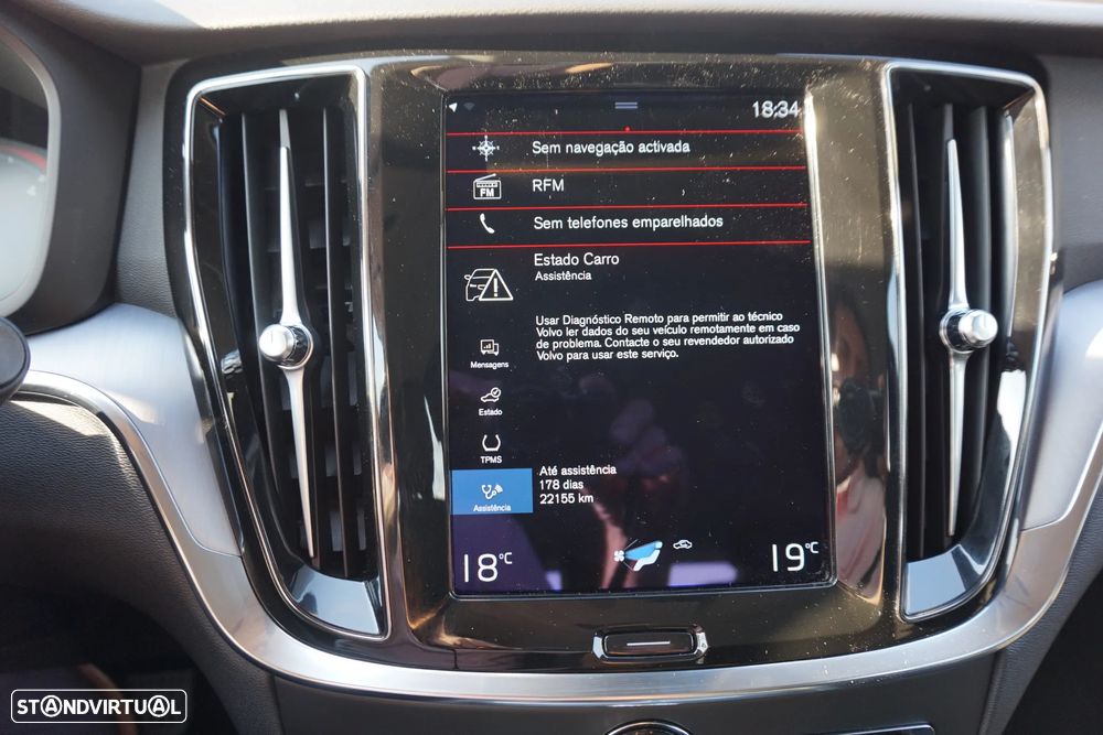 Volvo V60 2.0 B4 Momentum Core Geartronic - 41