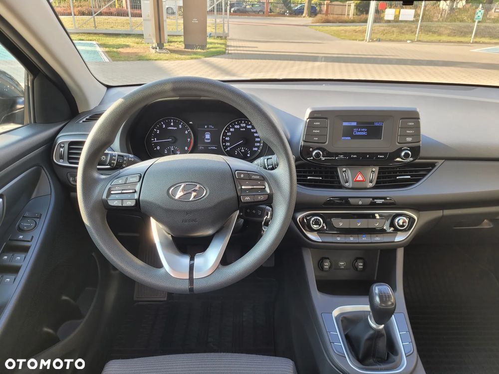 Hyundai i30 1.5 DPI Classic + - 11