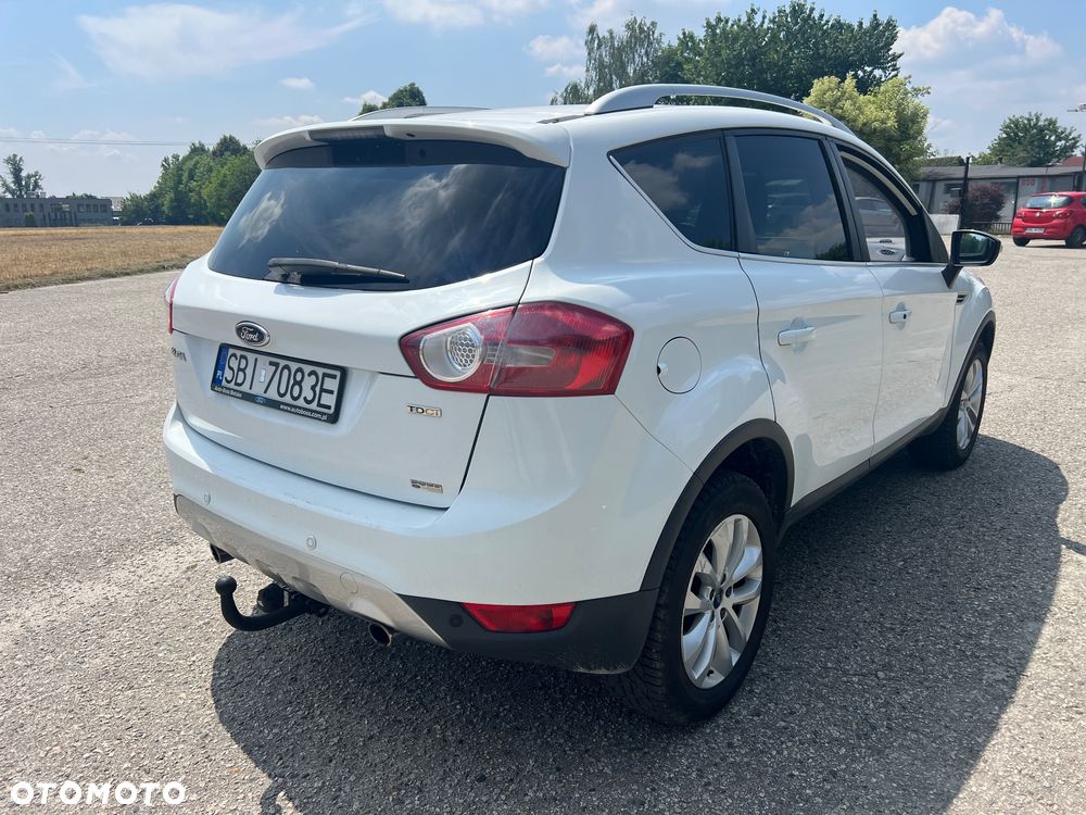 Ford Kuga 2.0 TDCi 2x4 Titanium - 4