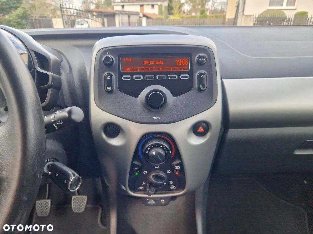 Toyota Aygo x-cite - 16