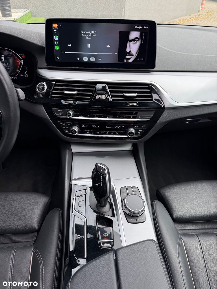 BMW Seria 5 518d Luxury Line sport - 29