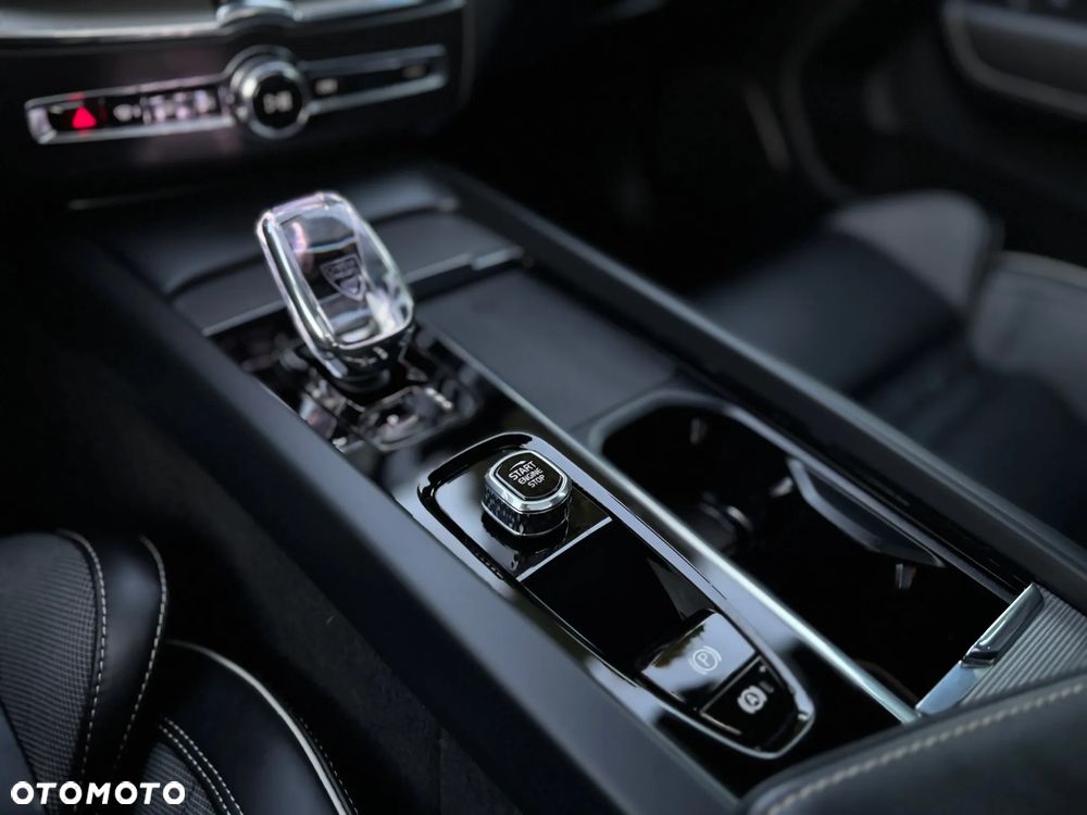 Volvo XC 60 B4 D AWD Geartronic RDesign - 31