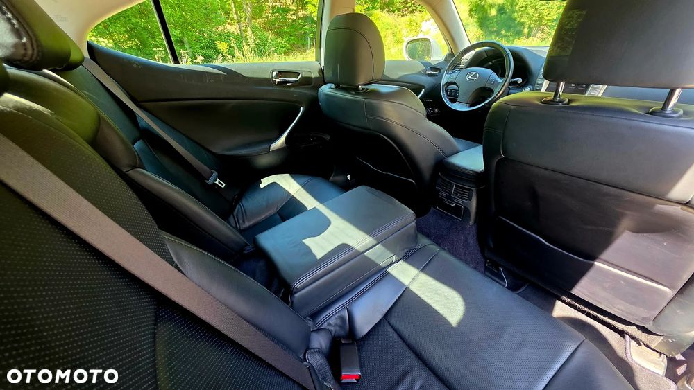 Lexus IS 220 D Prestige - 12