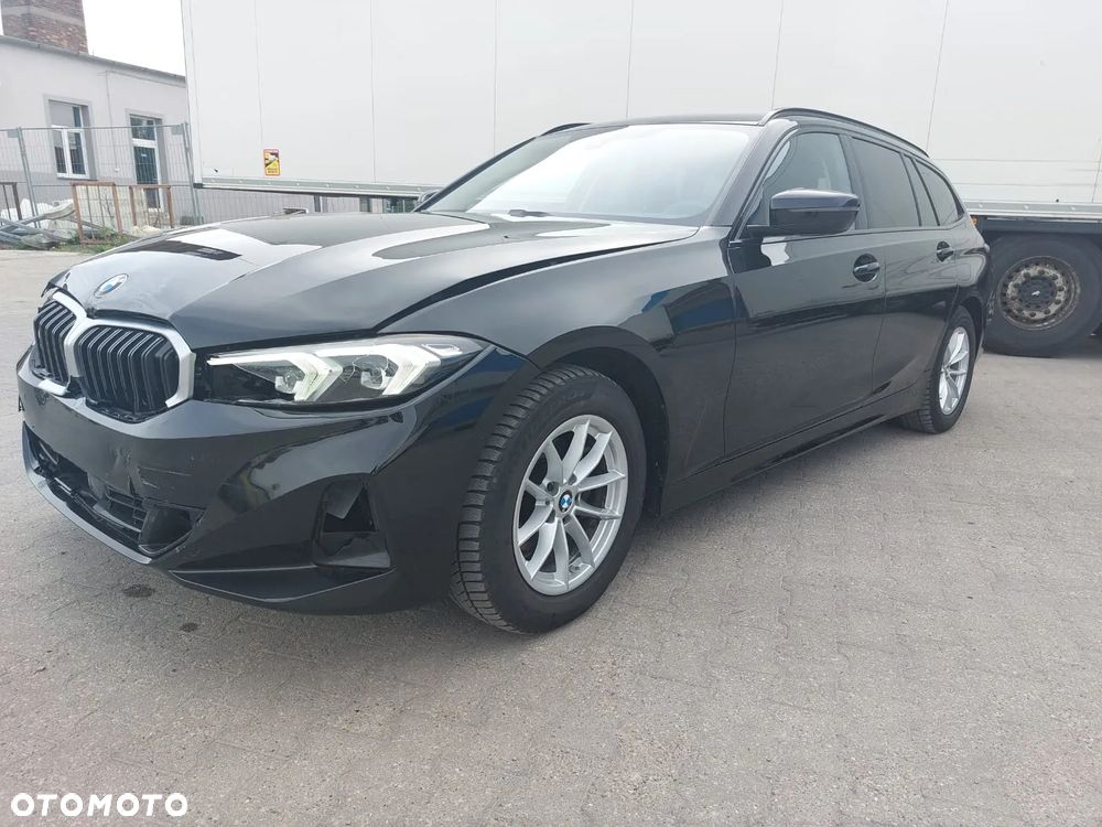 BMW Seria 3 318d Touring Sport Line - 38