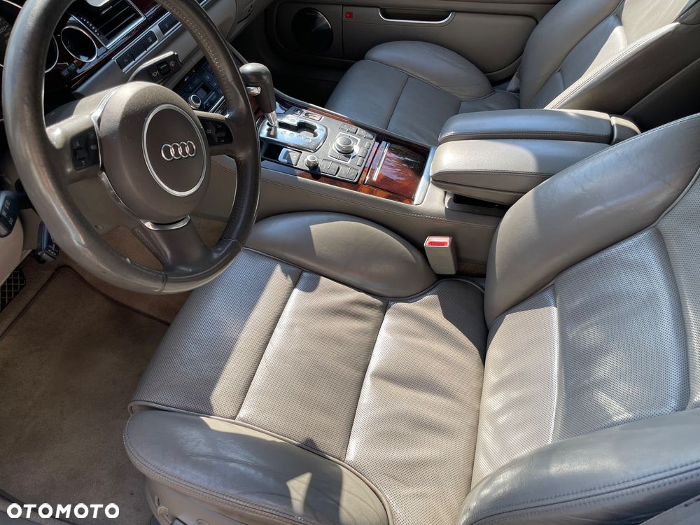 Audi A8 4.2 Quattro - 14