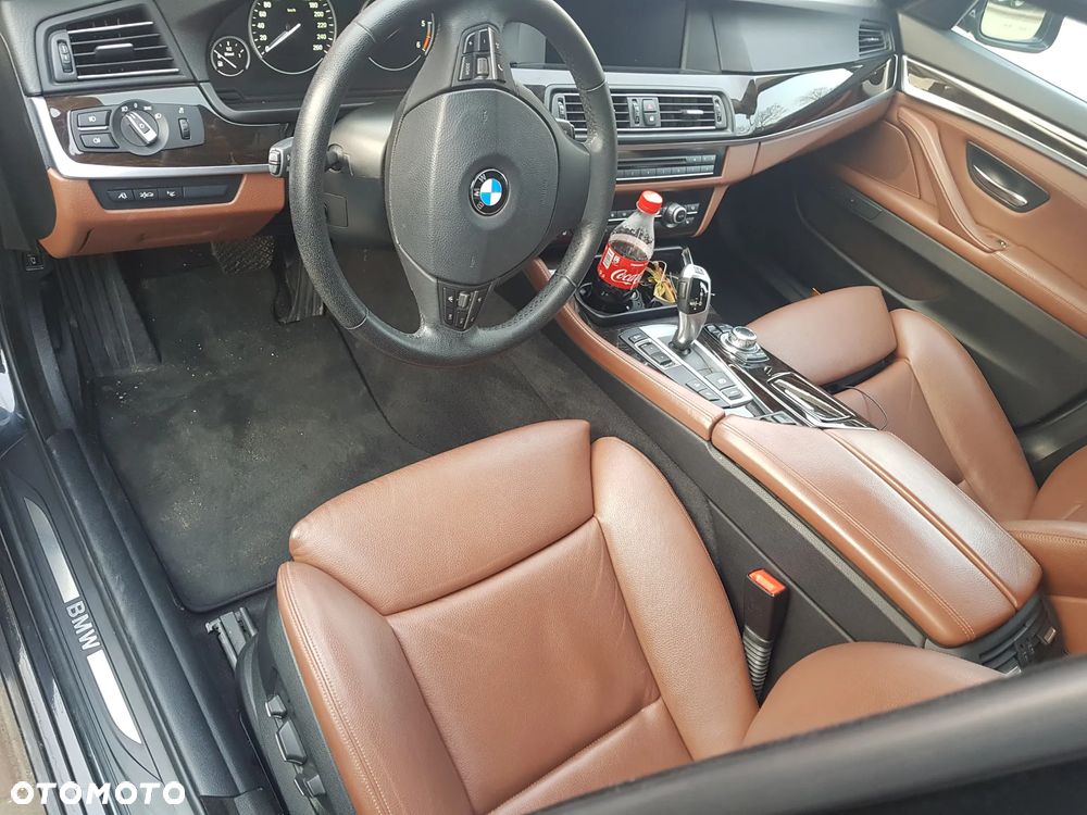 BMW Seria 5 525d xDrive Luxury Line - 2