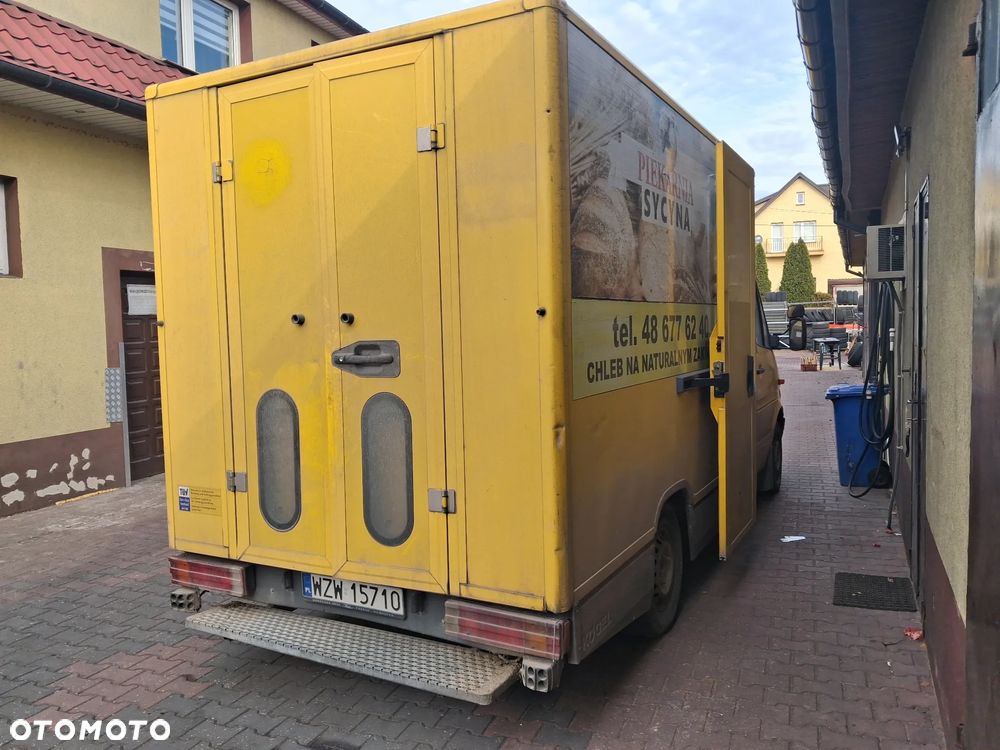 Mercedes-Benz 308 - 4