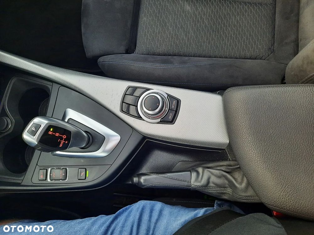 BMW Seria 1 120i M Sport - 38