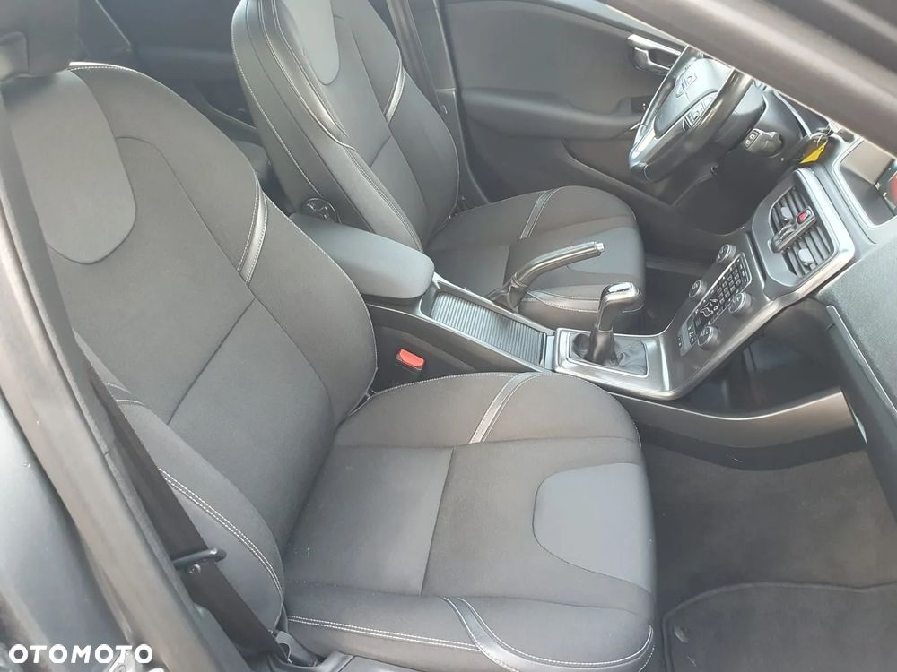 Volvo V40 D4 Drive-E Momentum - 35
