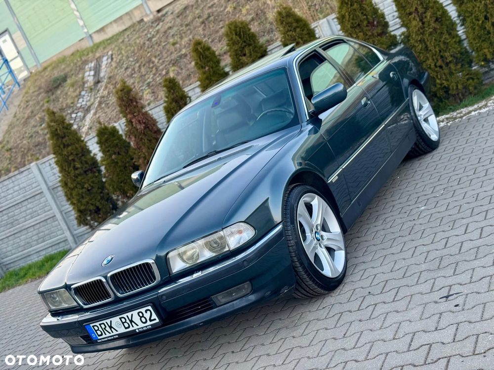 BMW Seria 7 750i - 25
