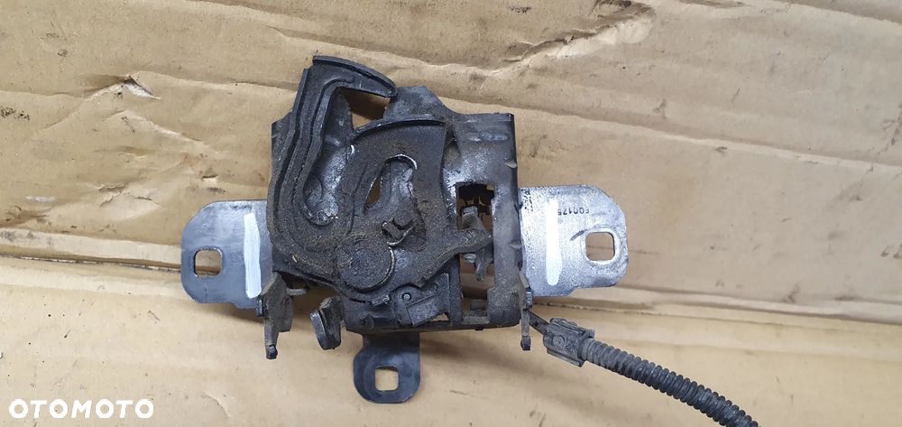 Zamek rygiel maski przód VW Golf IV 1J0823509C 1J0823509D - 2