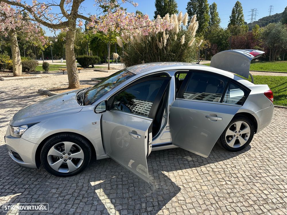 Chevrolet Cruze 2.0 VCDi LT - 13