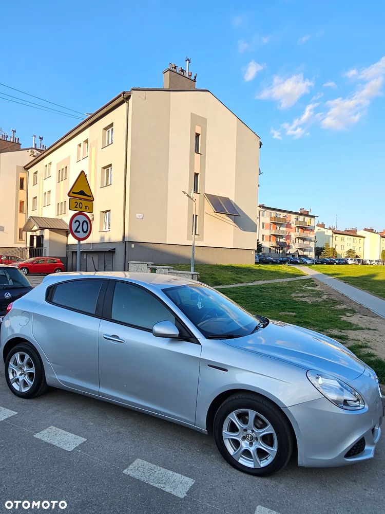 Alfa Romeo Giulietta 1.6 JTDM 16V - 10