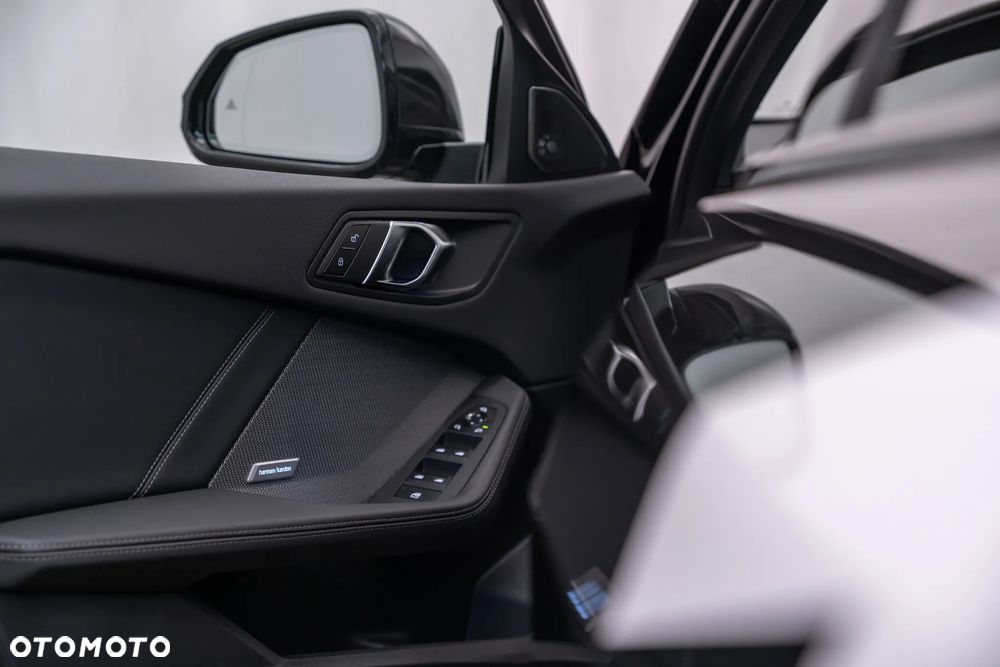 BMW Seria 1 120 mHEV - 18