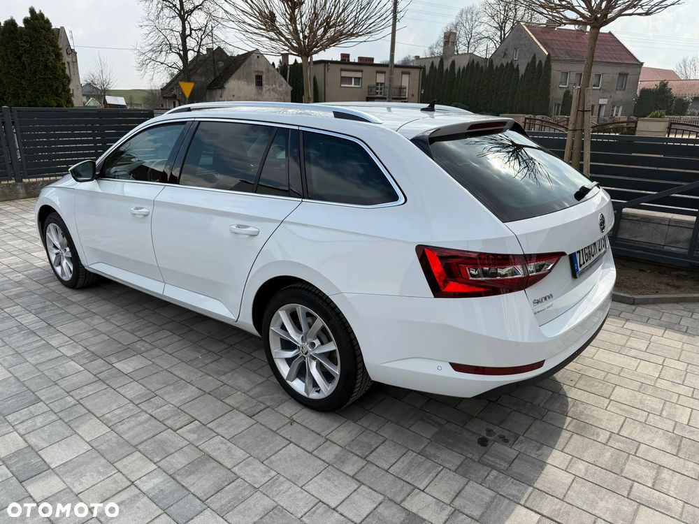Skoda Superb 2.0 TDI DSG Premium Edition - 16