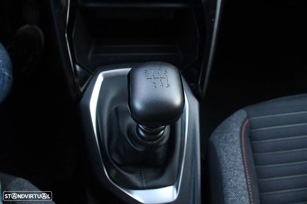 Peugeot 2008 1.2 PureTech Active Pack - 16