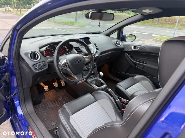 Ford Fiesta ST - 14