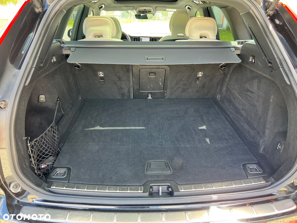 Volvo XC 60 B4 D AWD Geartronic Inscription - 33