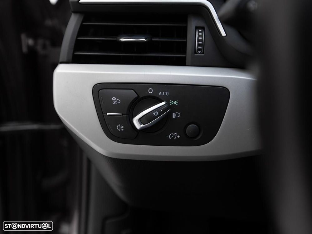 Audi A4 Avant 30 TDI S tronic - 16