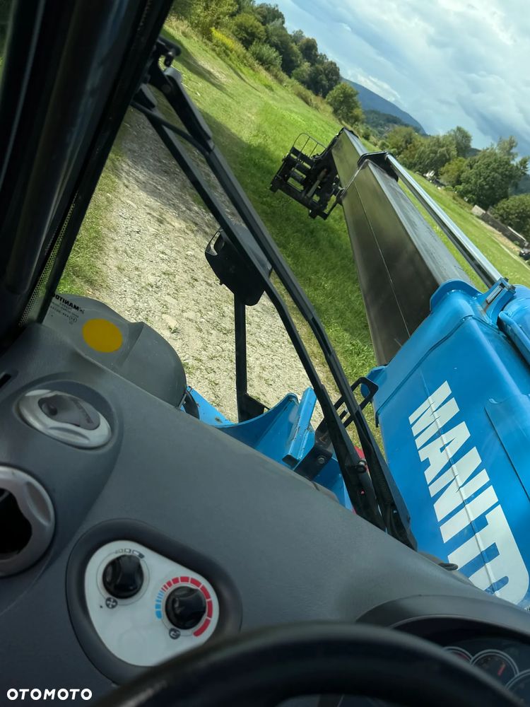 Manitou MT1440. Ładowarka Teleskopowa 14 metrów wysuw! UDŹWIG 4 TONY! Przebieg 2500 mtg. Maszyna jak Nowa z SALONU. 2017 rok. z Norwegii z Gospodarstwa rolnego! Silnik PERKINS Turbo 110 km. Aktualne Serwisy w Dekra. Nowy Model sterowane wszystko z 1 dżojstika. Ani deka luzów czy wycieku. OKAZJA! Jazda REWERS + 4 biegi. Skręt 3 tryby. Wyjście Hydrauliczne na maszcie, Poziomowanie ośi stabilizatory! Wyjścia Hydrauliczne na maszt! Okazja Ani deka luzów i wycieków. Wersja Norweska. Wielka Okazja  Opony jak Nowe! - 28