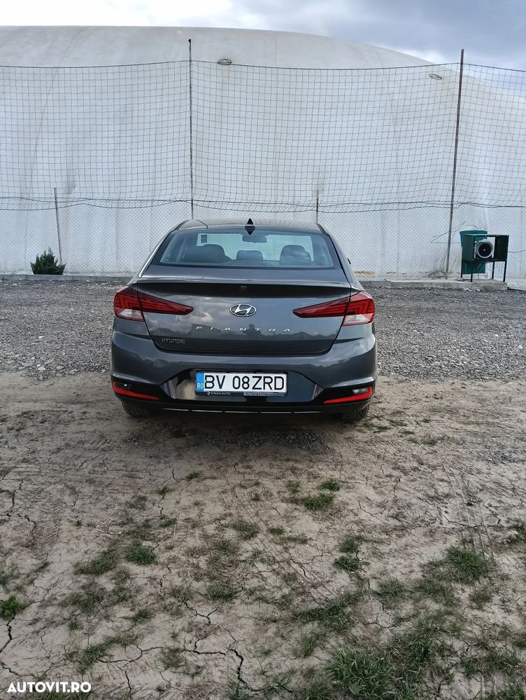 Hyundai Elantra 1.6 MPi Comfort - 5