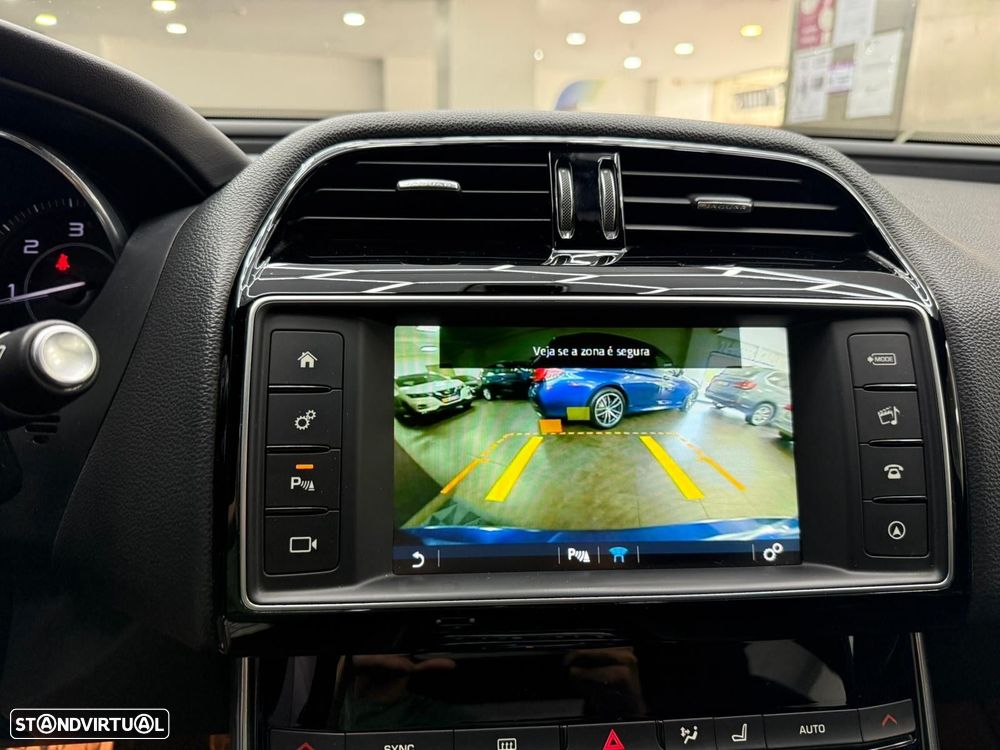 Jaguar XE 2.0 D R-Sport Aut. - 25