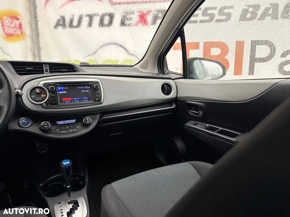 Toyota Yaris 1.5 VVT-i Lounge - 36